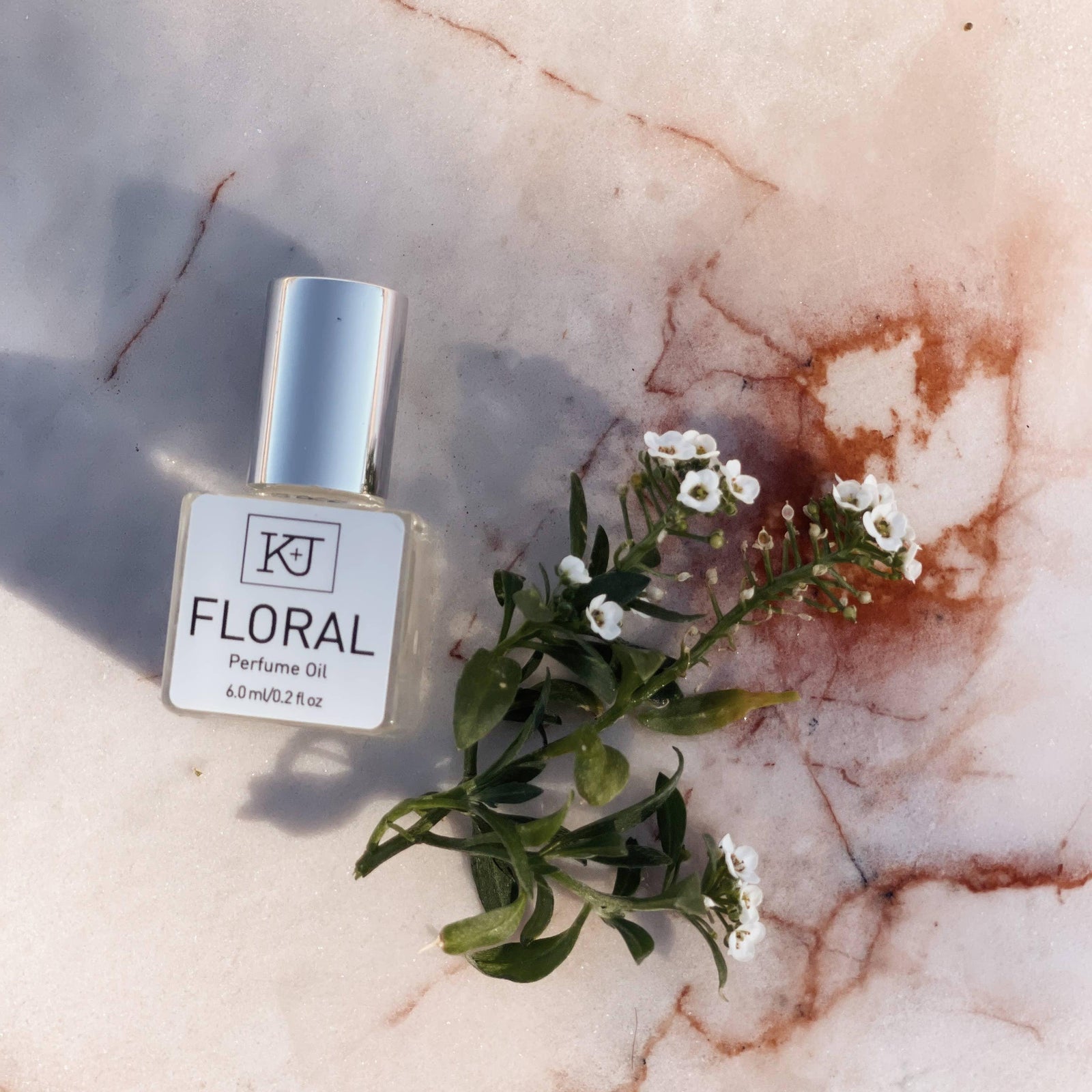 BLENDS Perfume Oil: Floral