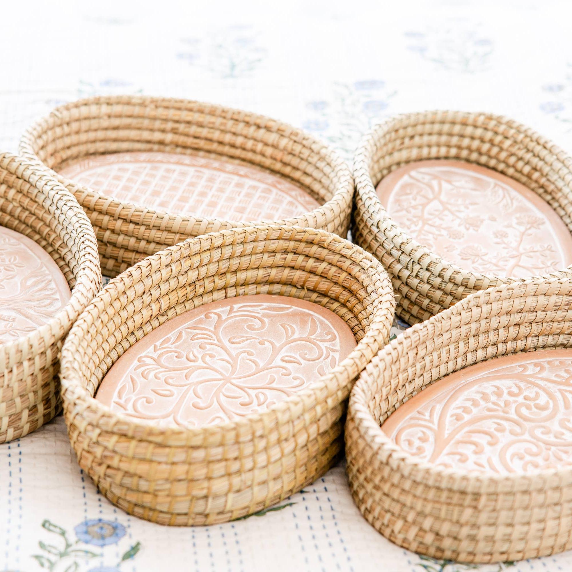 Round Ivy Swirls Bread Warmer Basket