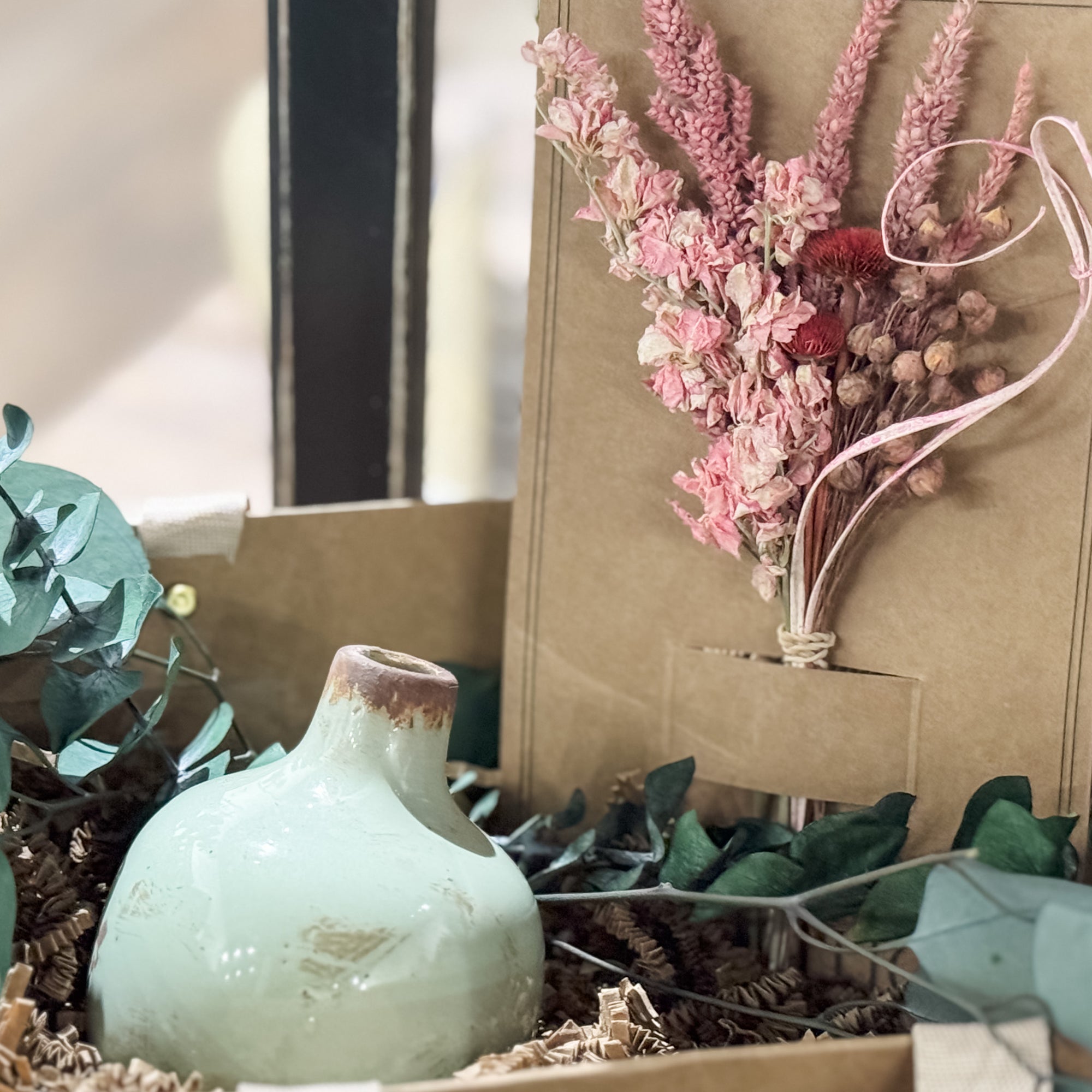 Perfect Pairing Gift Set - Bud Vase and Dried Mini Bouquet