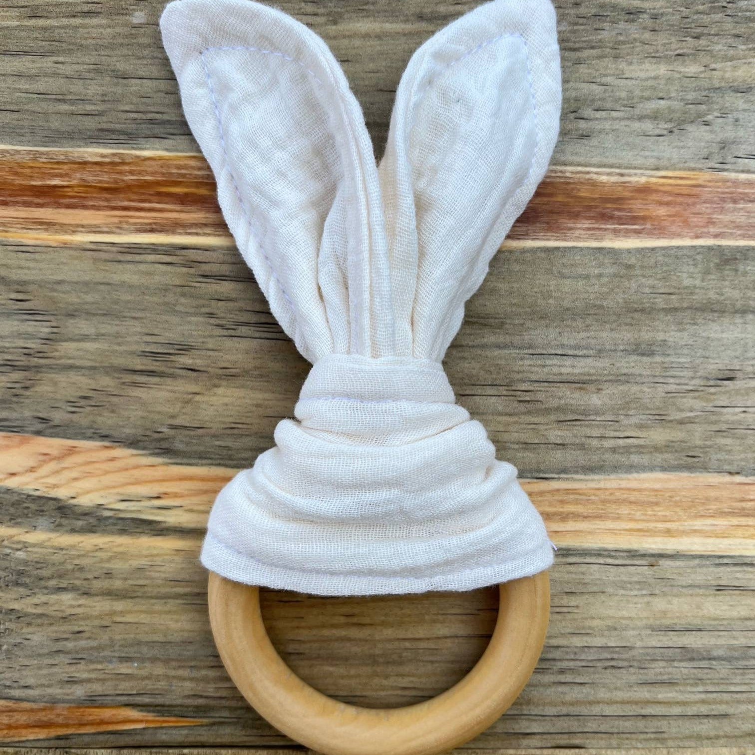 Wooden Teether with Muslin: Cream - Lemon & Lavender