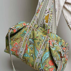 POL Front Pocket Quilted Adjustable Strap Bag: OLIVE MULTI / OS